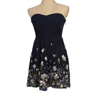 KIMCHI BLUE STRAPLESS SUN DRESS SZ XS IN NAVY WITH FLORAL PRINT DETAIL